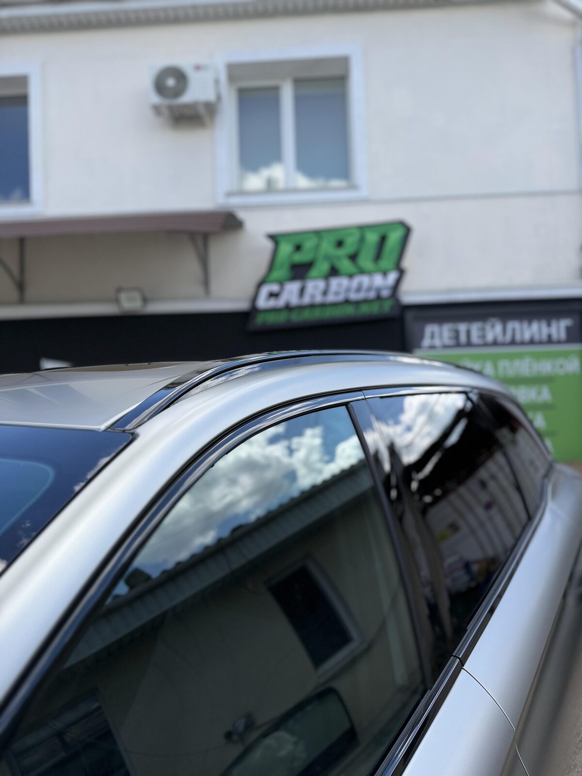 Chery Tiggo 9 — смена цвета в Silver мат, антихром, керамика и оклейка салона 9 Антихром — затемнённые рейлинги Chery Tiggo 9