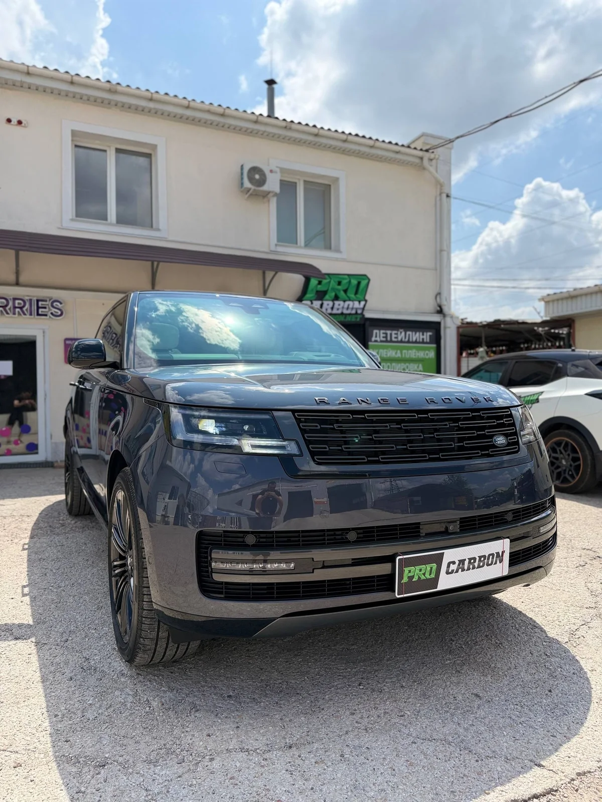 range rover vector hero